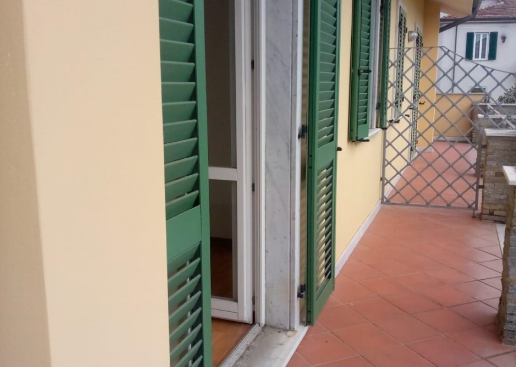 Semi-indipendenti in vendita  110 m² ottime condizioni, Carrara, località Avenza