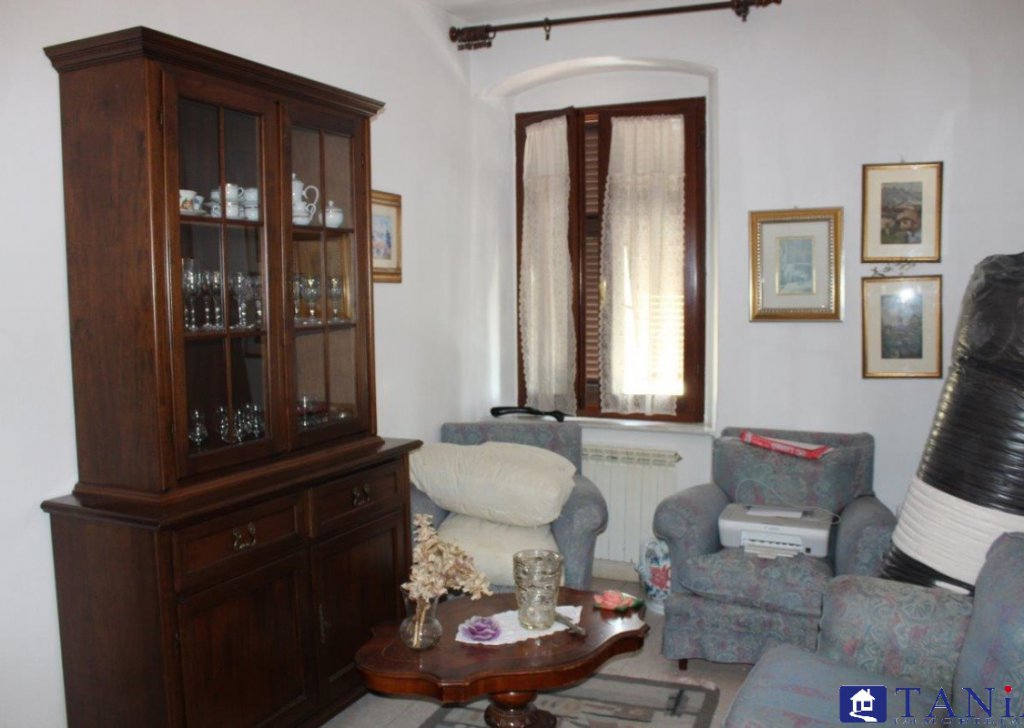 Semi-indipendenti in vendita  via PERLA 23, Carrara, località Bonascola