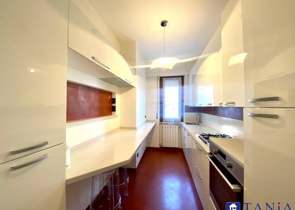 Appartamenti quadrilocale in vendita  123 m² ottime condizioni, Luni