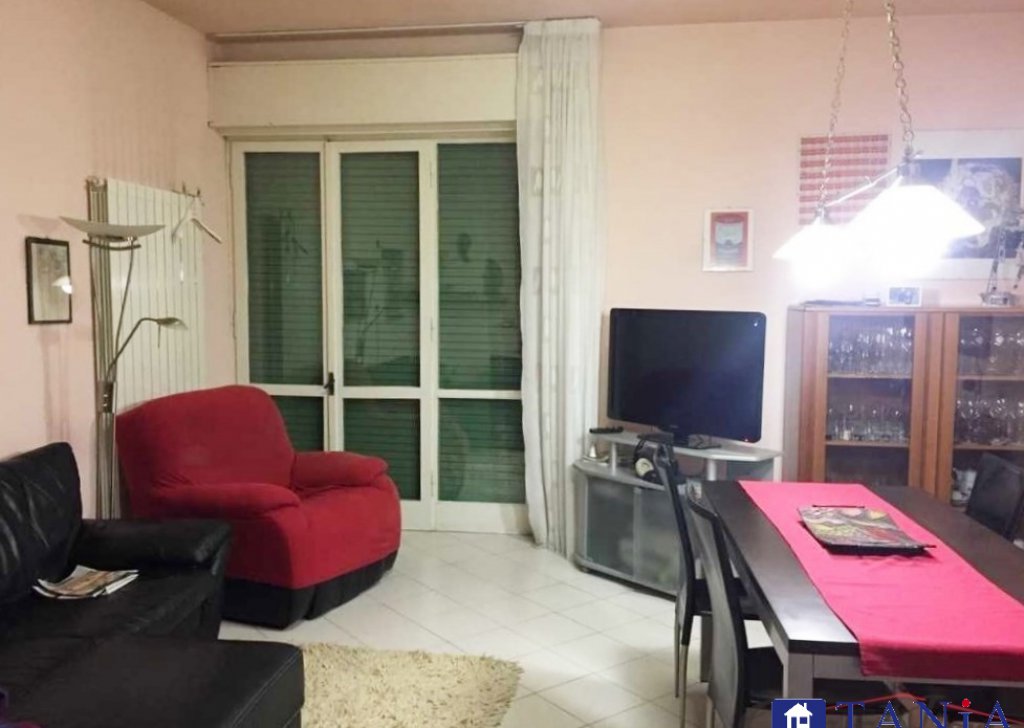 Appartamenti quadrilocale in vendita  via DELLA BASSA 118, Carrara, località Marina di Carrara