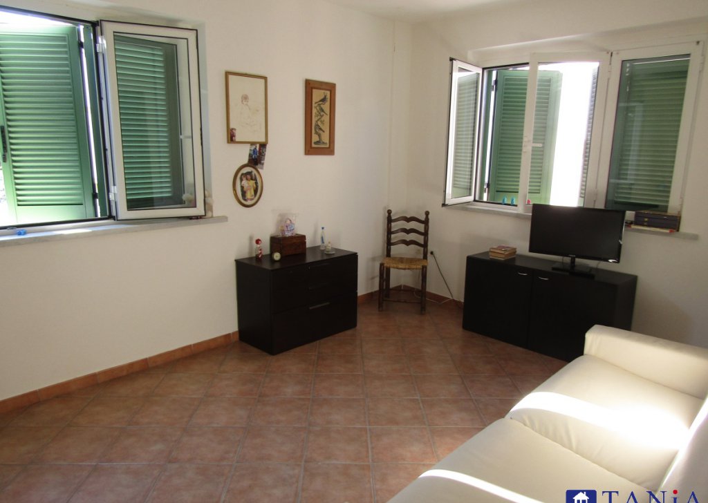 Appartamenti trilocale in vendita  via CAVOUR 2, Carrara, località Carrara Centro Citta'