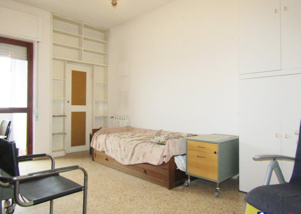 Vendita Appartamenti Carrara - APPARTAMENTO CON VISTA MARE IN CENTRO A MARINA DI CARRARA RIF 4109 Località Marina di Carrara