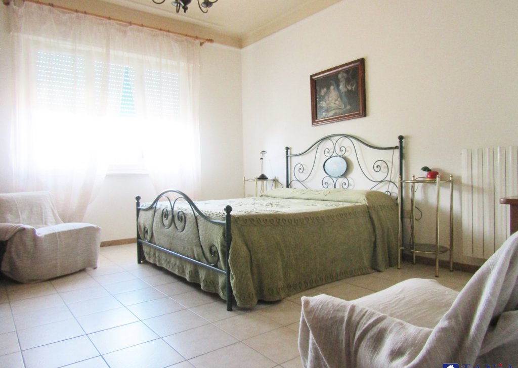 Appartamenti quadrilocale in vendita  via VENEZIA 35, Carrara, località Marina di Carrara