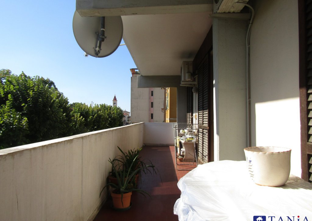 Vendita Appartamenti Carrara - APPARTAMENTO DI AMPIE DIMENSIONI MARINS DI CARRARA RIF 4240 Località Marina di Carrara