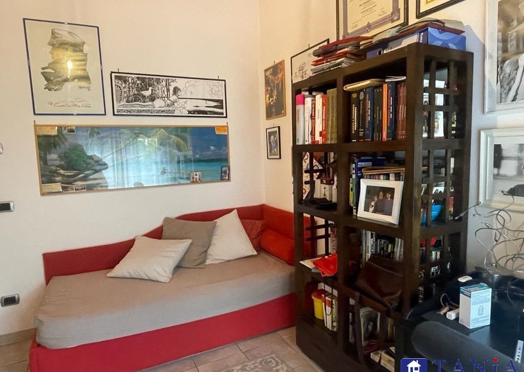 Appartamenti in vendita  via CATTANEO 23, Carrara, località Carrara Centro Citta'
