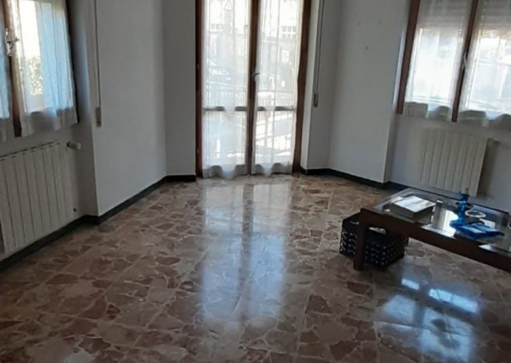 Appartamenti trilocale in vendita  via MAGENTA 2, Carrara, località Fossola