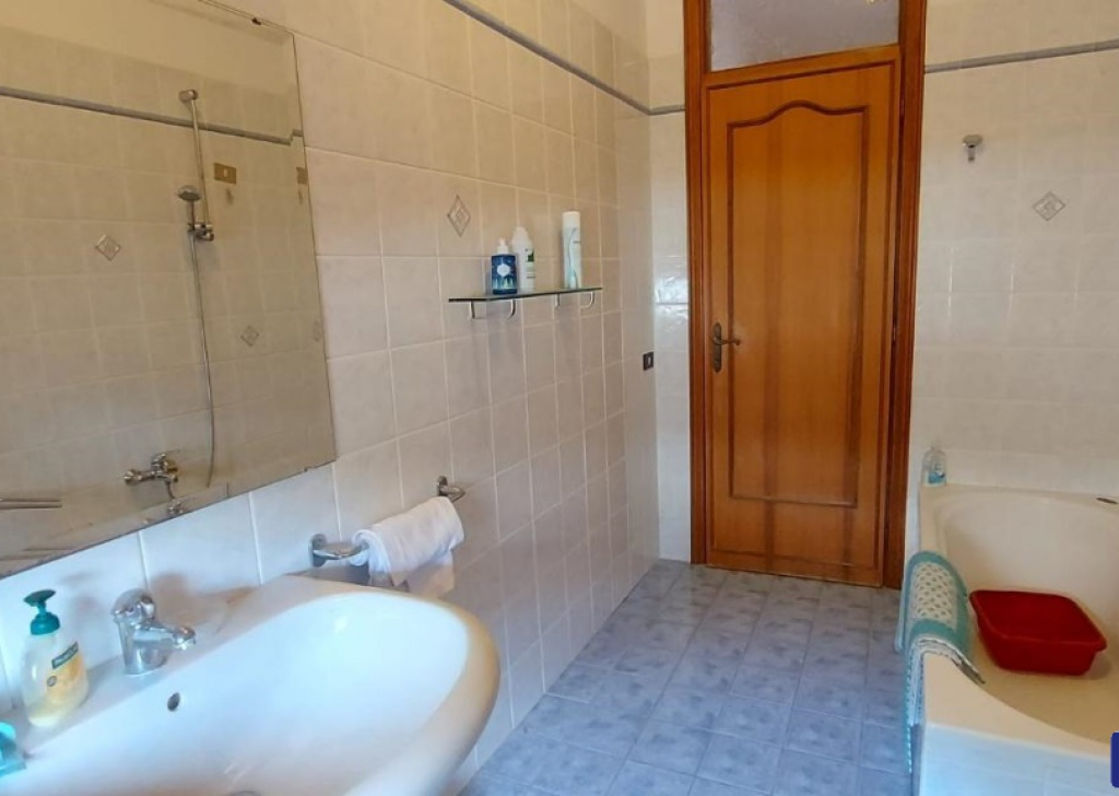 Appartamenti trilocale in vendita  viale XX SETTEMBRE 23, Carrara, località Avenza