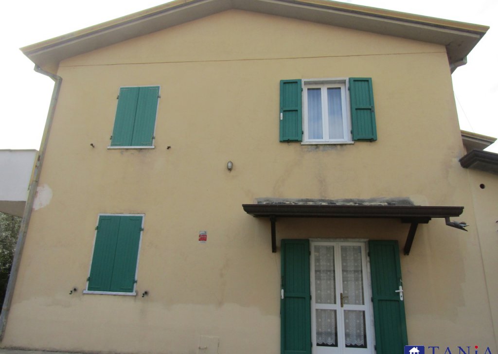 Indipendenti in vendita  200 m² buono stato, Carrara, località Bonascola