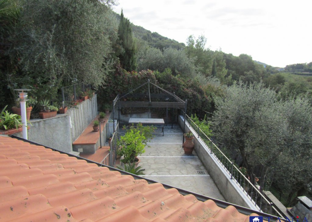Terra tetto in vendita , Carrara, località Fossone