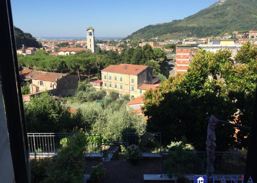 Semi-indipendenti in vendita  via FICOLA 2, Carrara, località Ficola