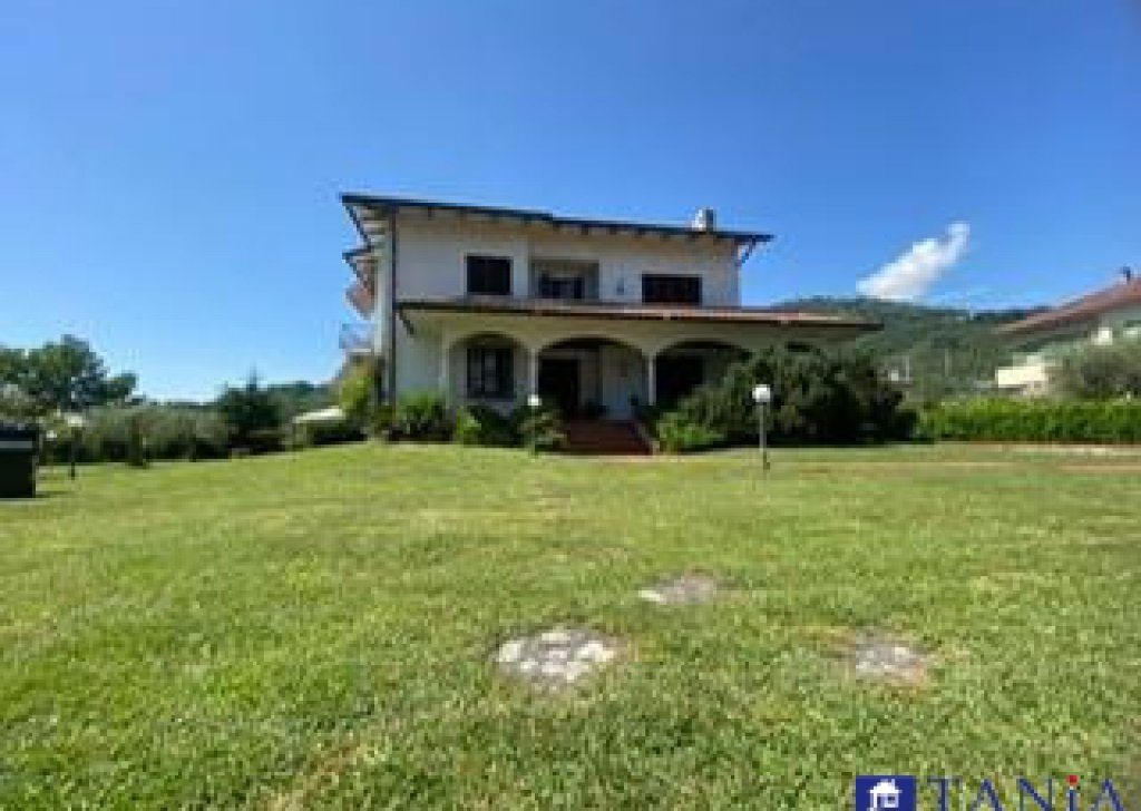 Vendita Villa Carrara - VILLA INDIPENDENTE MARASIO RIF AA4188 Località Marasio