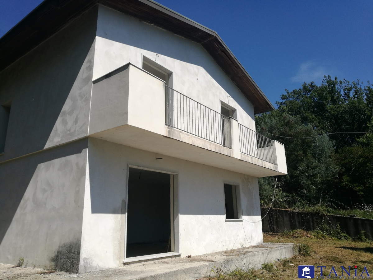 Villa Unifamiliare - Indipendente CASTELNUOVO MAGRA vendita  Castelnuovo Magra  Agenzia Immobiliare Tania