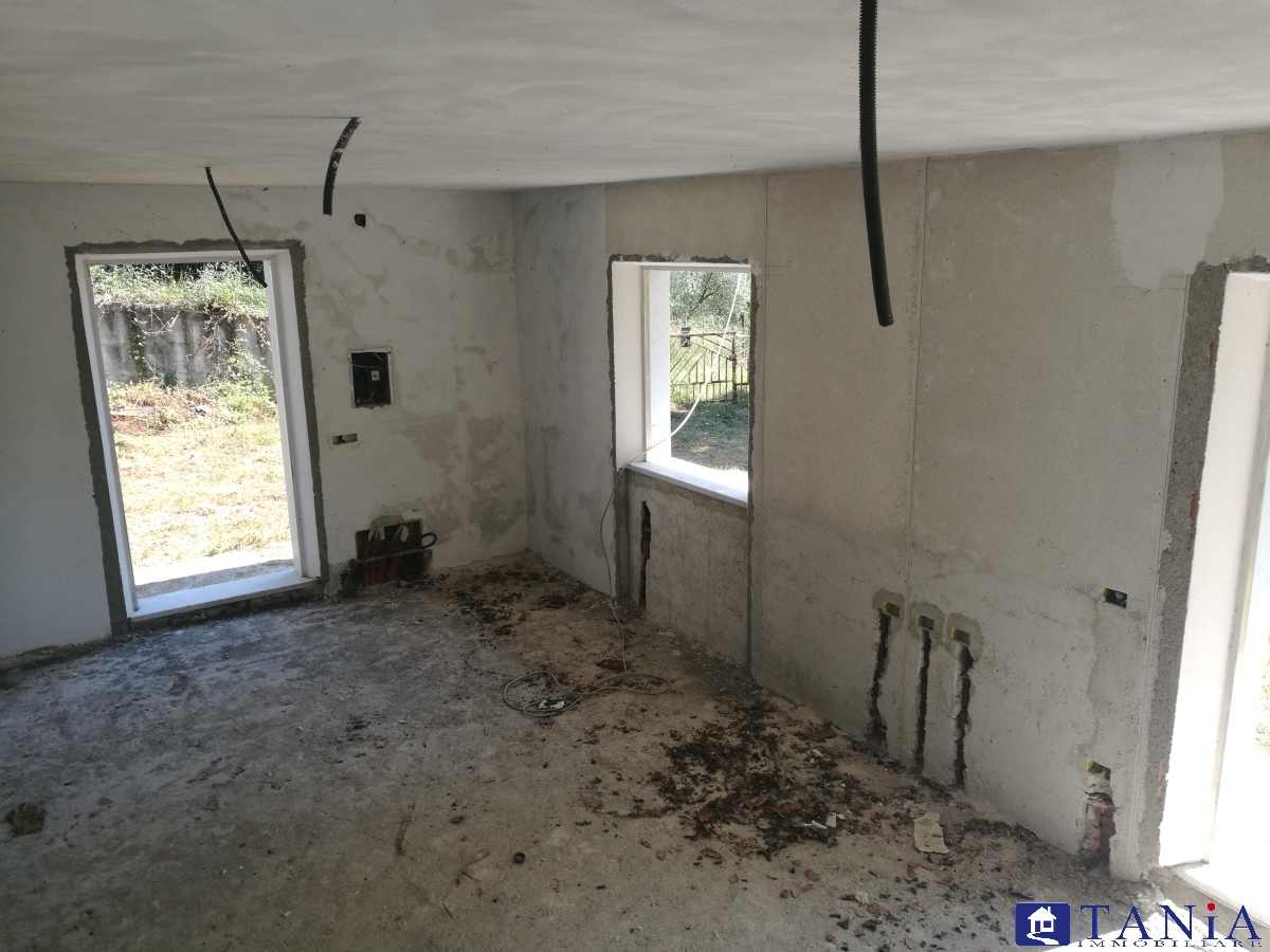 Villa Unifamiliare - Indipendente CASTELNUOVO MAGRA vendita  Castelnuovo Magra  Agenzia Immobiliare Tania