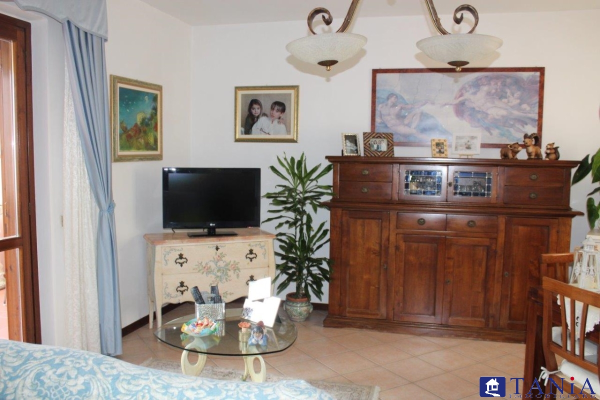 Villa Bifamiliare CARRARA vendita  Carrara  Agenzia Immobiliare Tania