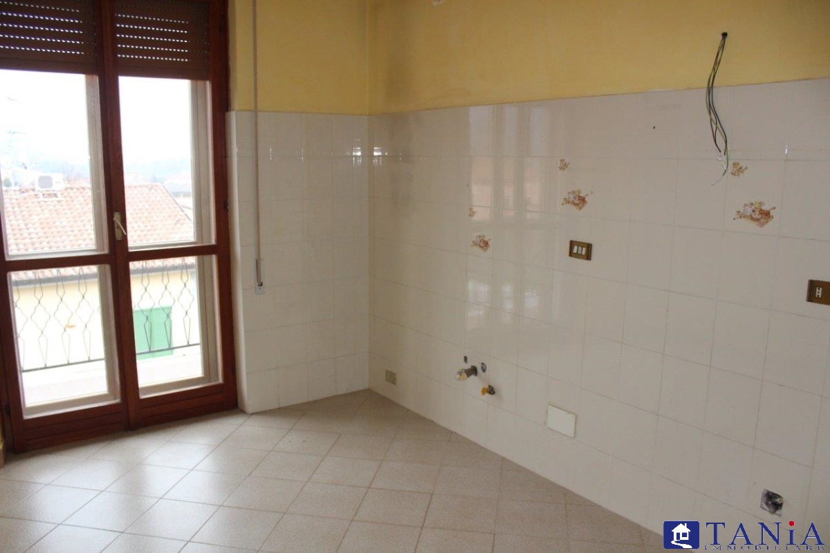 Appartamento CASTELNUOVO MAGRA vendita  Castelnuovo Magra  Agenzia Immobiliare Tania