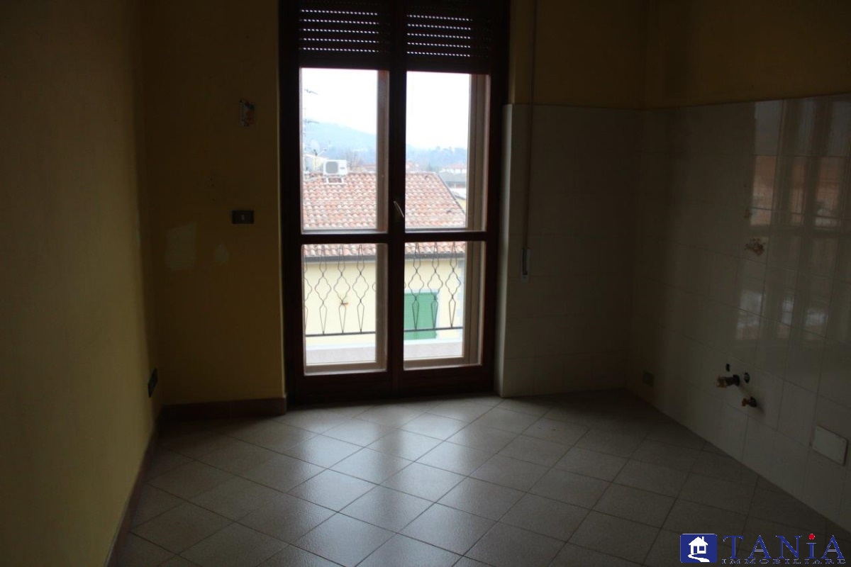 Appartamento CASTELNUOVO MAGRA vendita  Castelnuovo Magra  Agenzia Immobiliare Tania