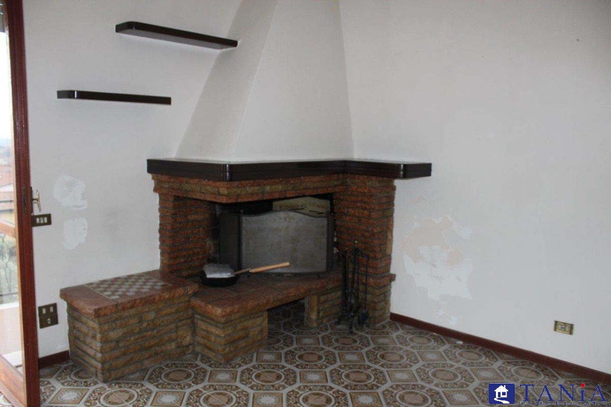 Appartamento CASTELNUOVO MAGRA vendita  Castelnuovo Magra  Agenzia Immobiliare Tania