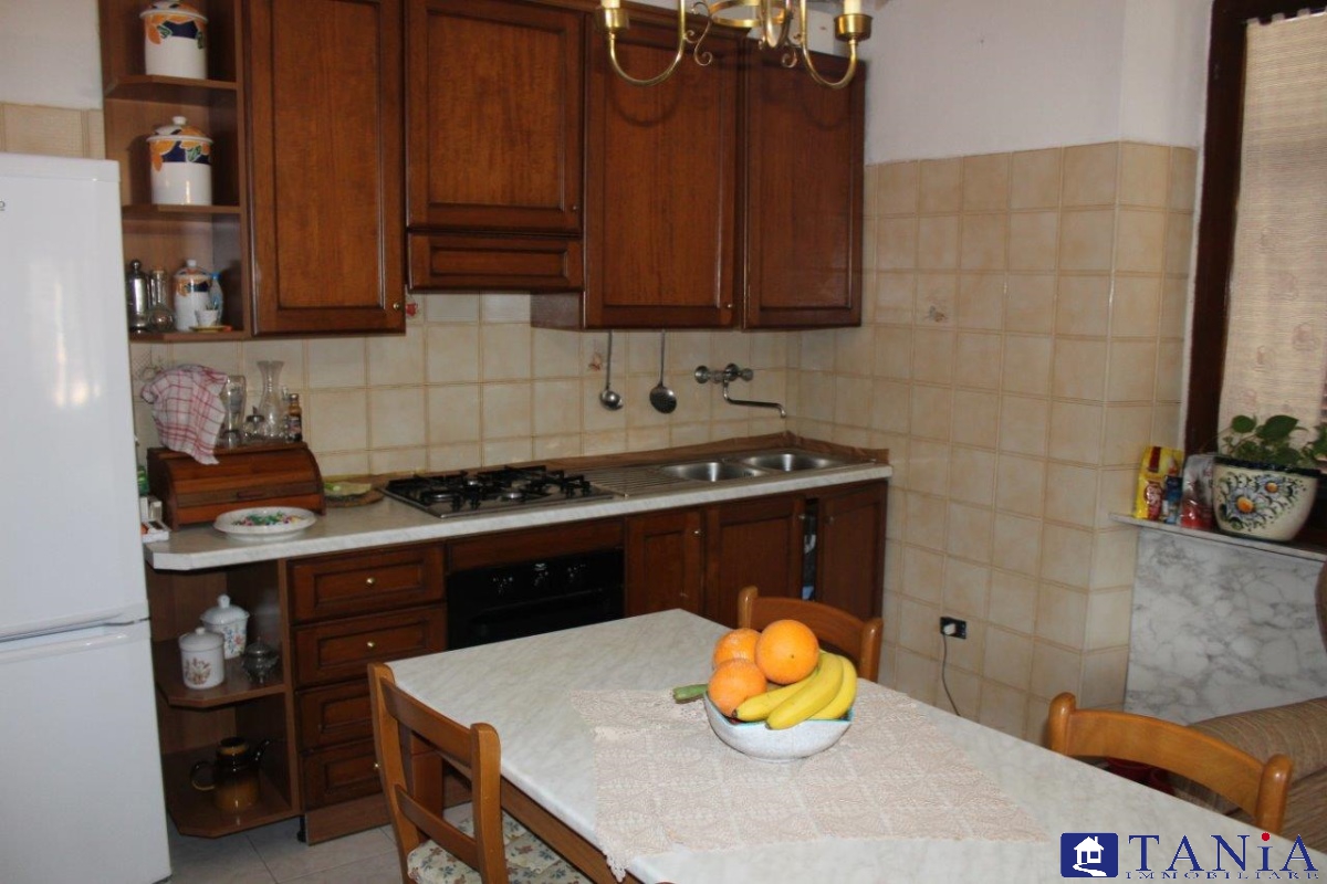 Villa Bifamiliare CARRARA vendita  Carrara  Agenzia Immobiliare Tania