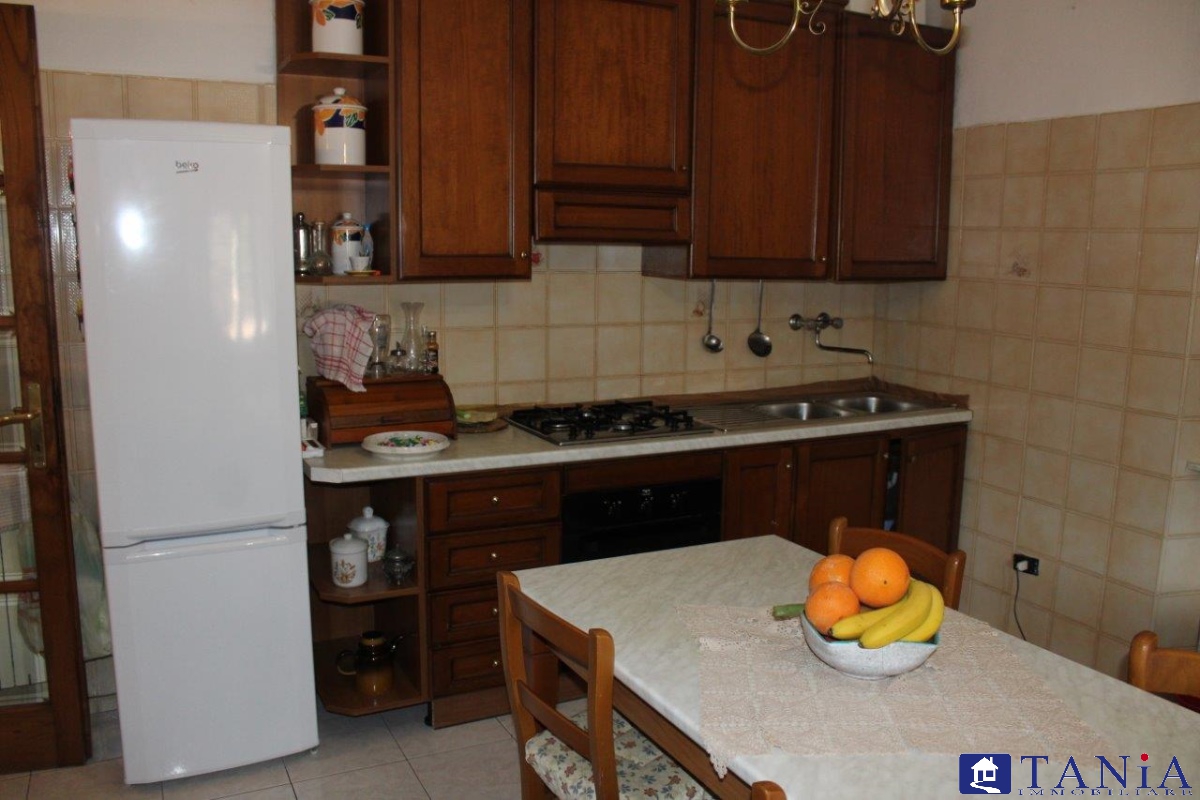 Villa Bifamiliare CARRARA vendita  Carrara  Agenzia Immobiliare Tania