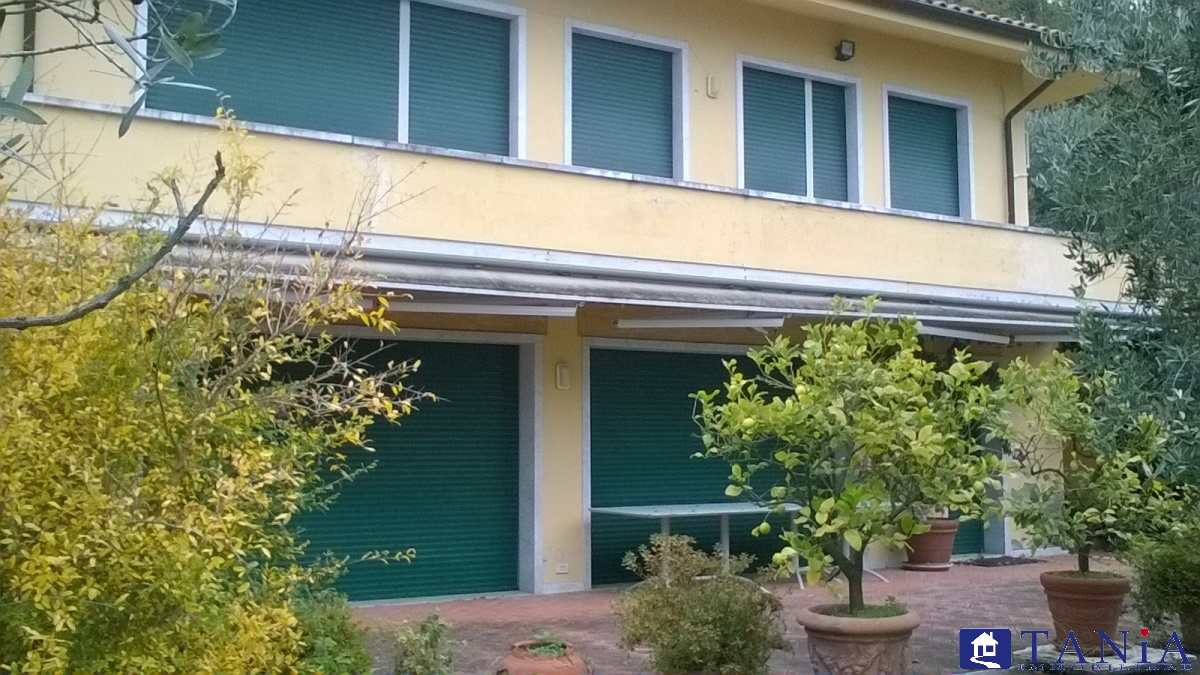 Villa Unifamiliare - Indipendente CARRARA vendita  Carrara  Agenzia Immobiliare Tania