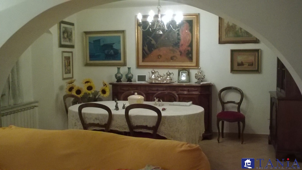  carrara vendita quart: carrara agenzia immobiliare tania