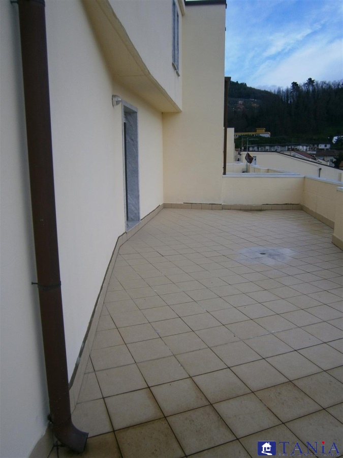 Attico CARRARA vendita  Carrara  Agenzia Immobiliare Tania