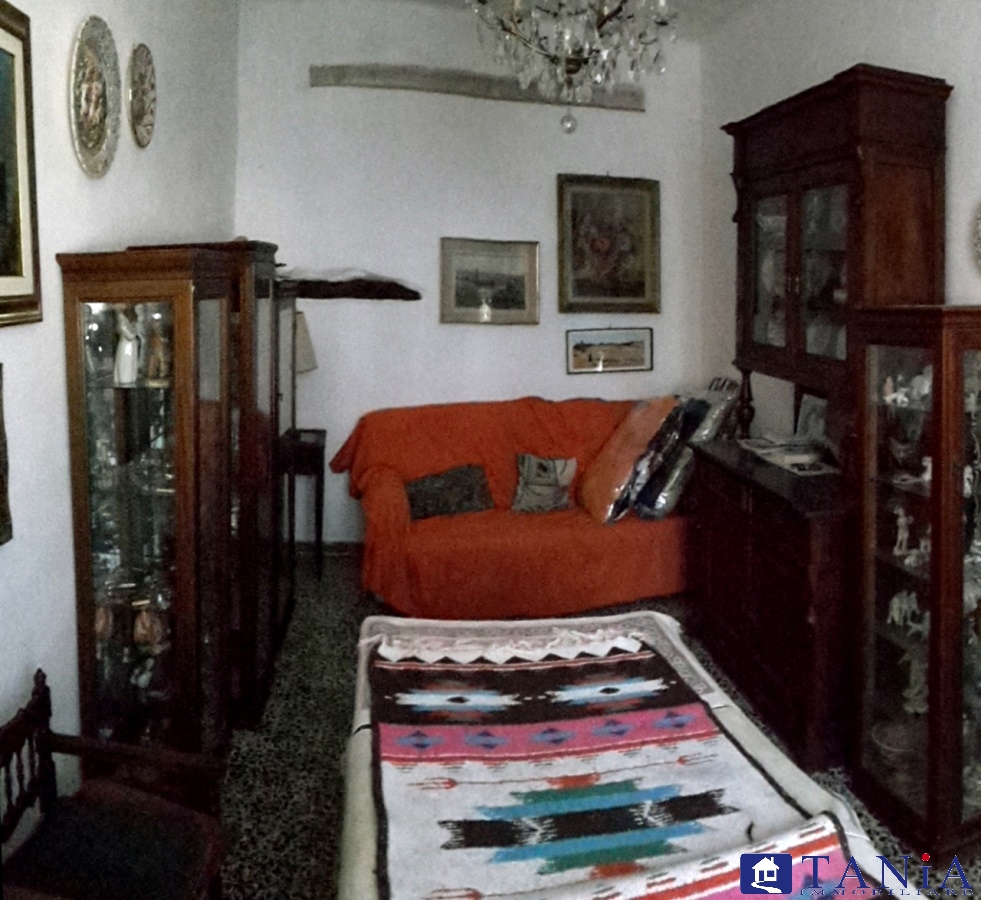 Villa Bifamiliare ORTONOVO vendita  Casano  Agenzia Immobiliare Tania