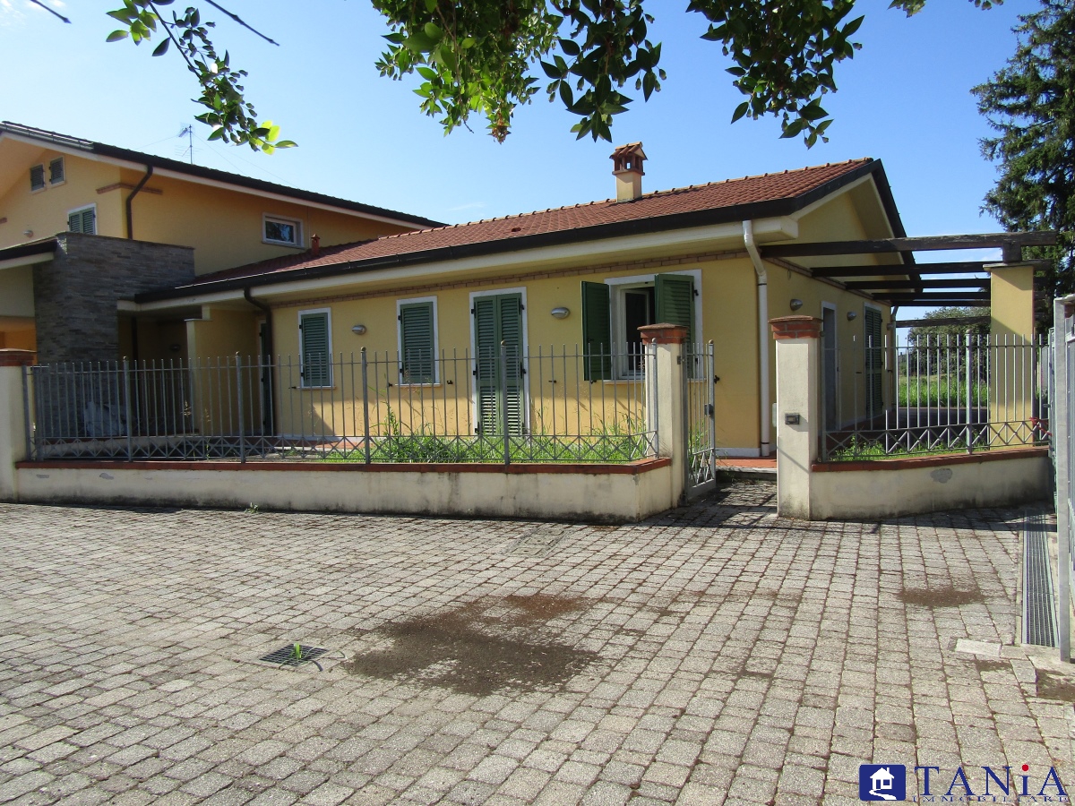 Casa Semindipendente Carrara MS1349258