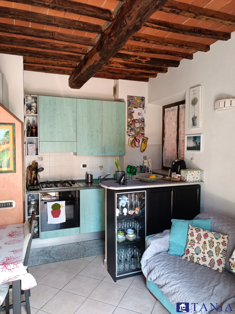casa semindipendente in vendita a Carrara in zona Sant'Antonio