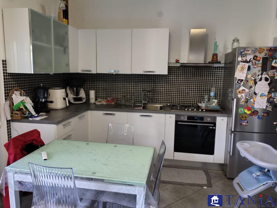 casa semindipendente in vendita a Carrara in zona Avenza